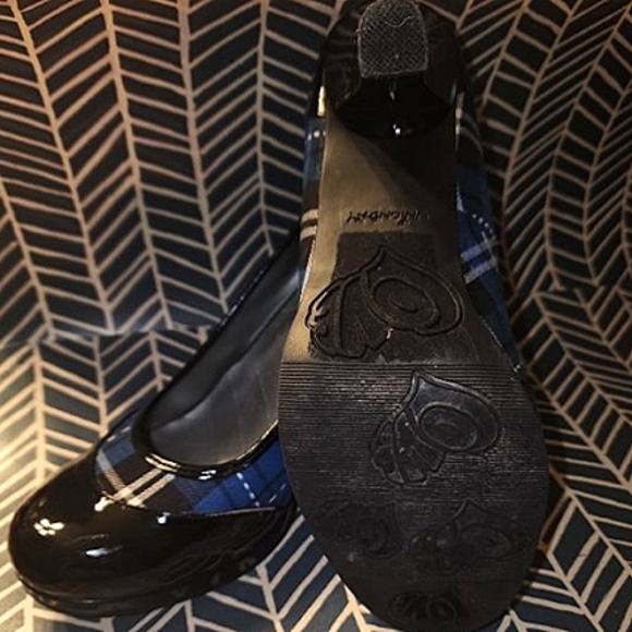🔥💃 UNIONBAY Black with Blue Plaid Heeled Shoe, Size 8M (US) 💃🔥 - Picture 2 of 3